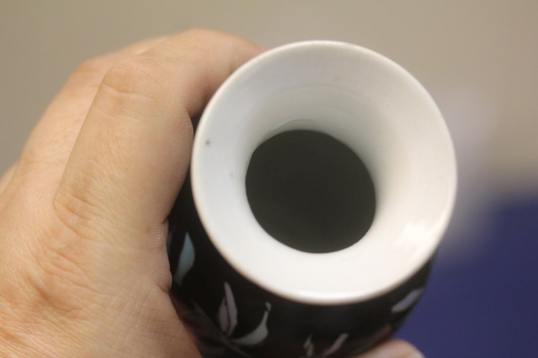 Oriental Black Vase - 6