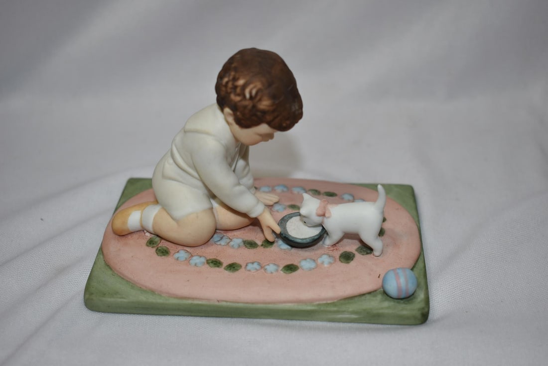 Kitty's Breakfast: 4 1/2" across