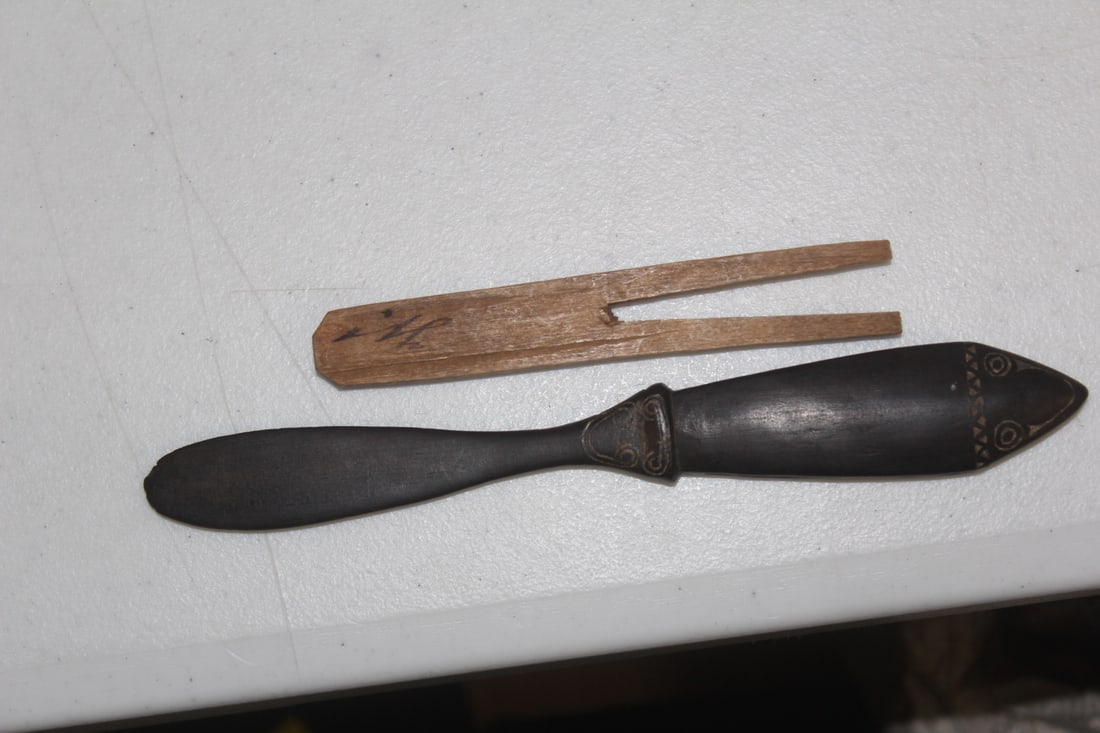 Lot of Two Victorian Hairclips?: longer= 8 1/4"