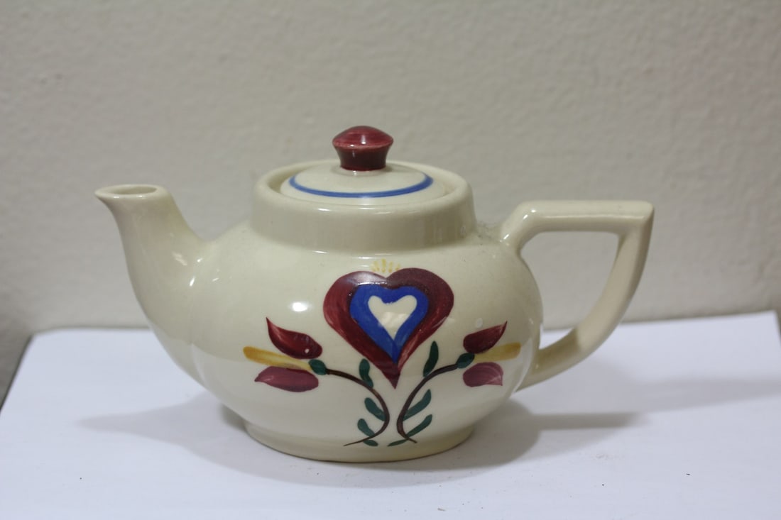 A Shawnee Teapot: 7 inches across