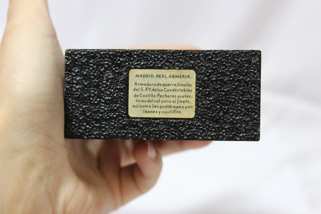 A Polychrom Plastic? Knight - 5