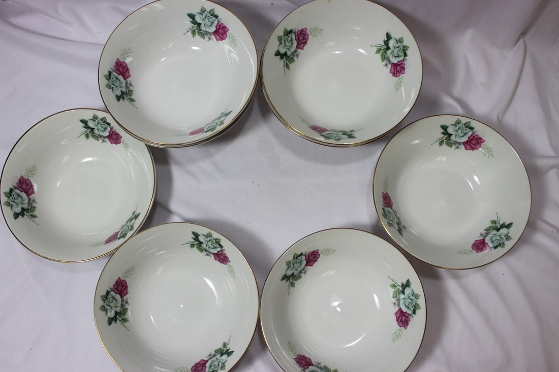 Set of 8 Chinese Soup Bowls: 6 3/8" in diameter