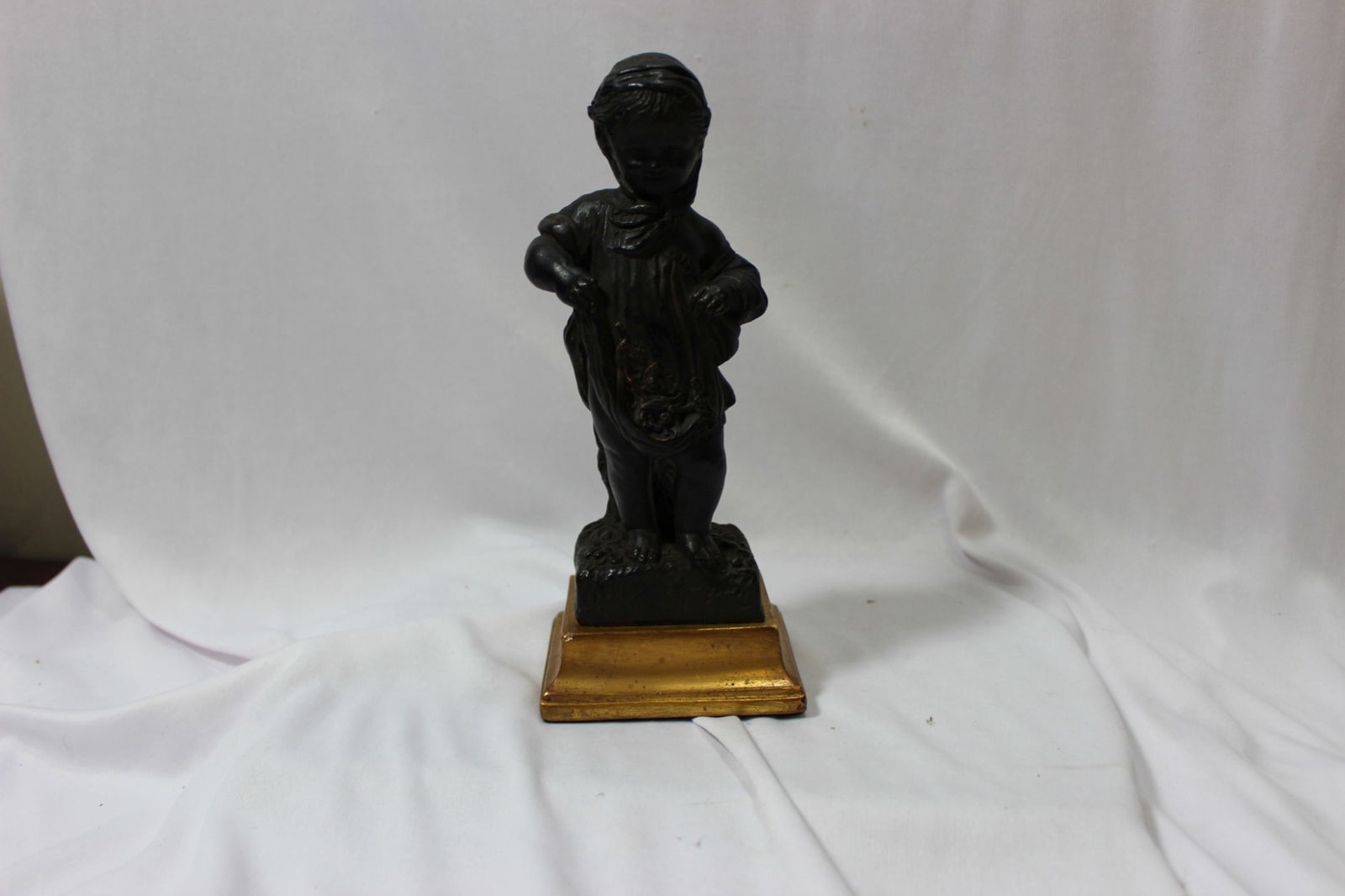 Borghes Putti Sculpture: 8 1/2" tall