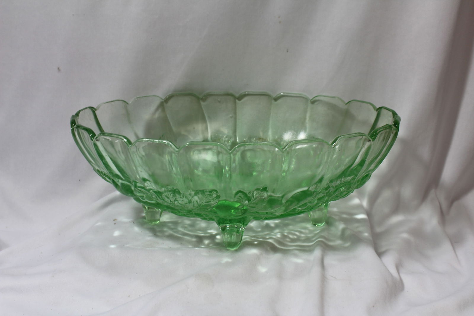A Green Glass Fruitbowl (1 of 4)