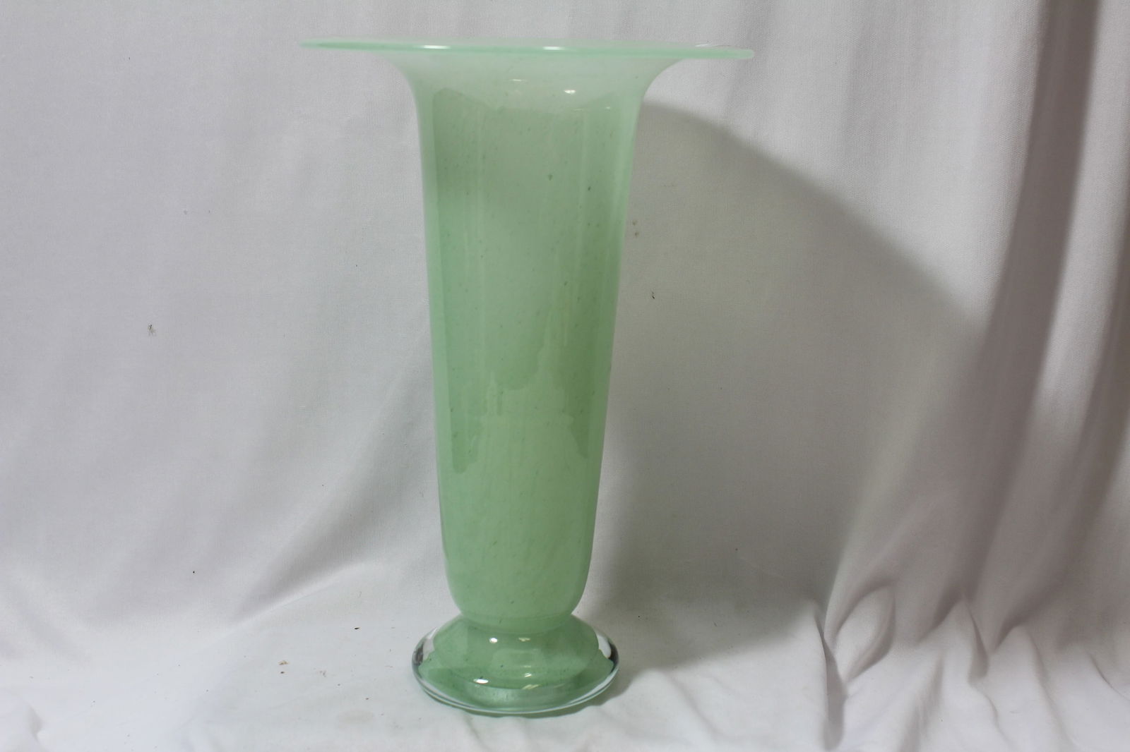 An Artglass Vase (1 of 3)