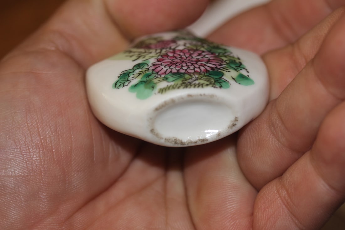 Chinese Ceramic Snuff Bottle - 4