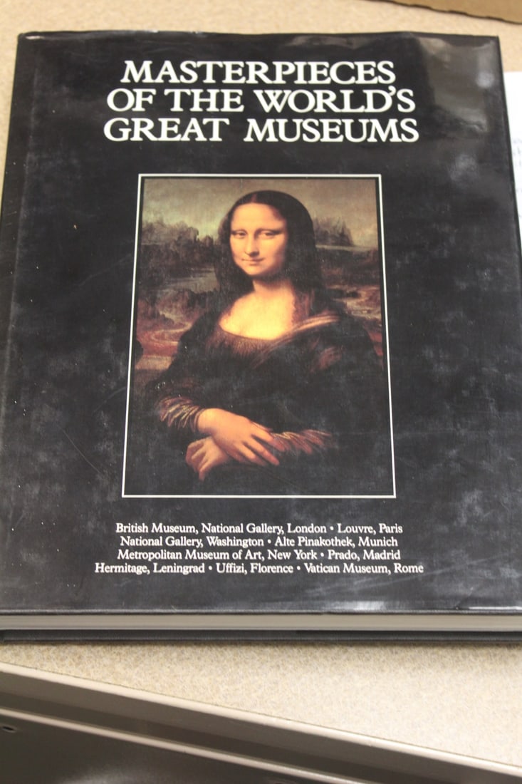 Book:The Masterpieces of the World's Great Museums: hardcover book 