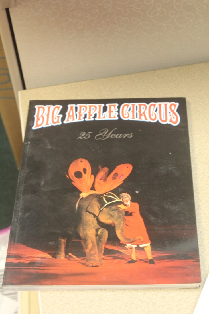 Softcover book: Big Apple Circus 