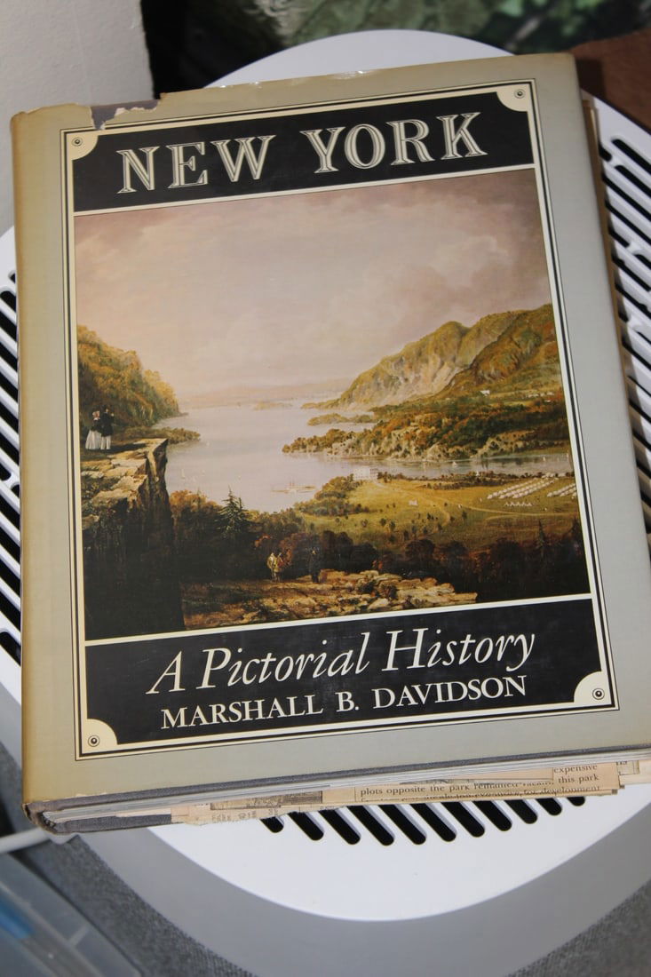 Hardcover Book: New York, The Pictorial History: as shown 
