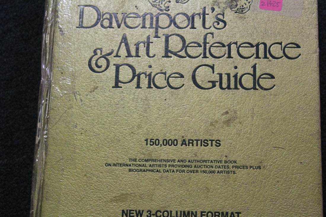 Book: Davenport's Art Reference Price Guide: 1996-1997 edition - large hardcover book 