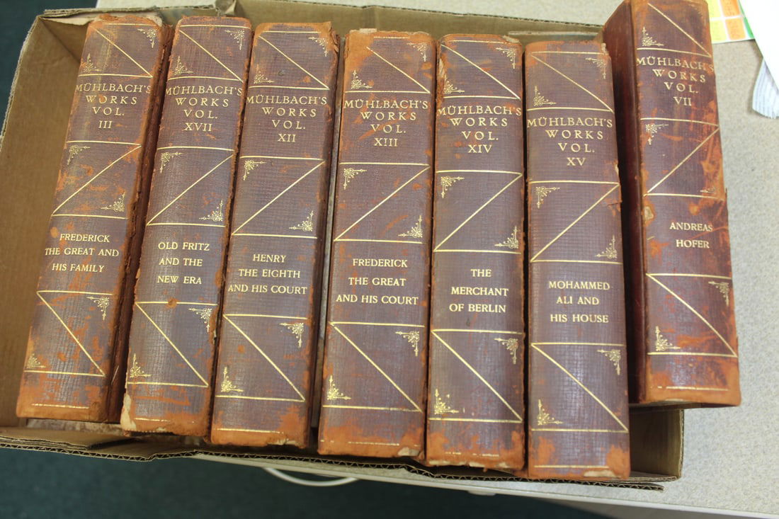 Hardcover Book Muhlbach's Works: partial volume set - total of seven books - 19th century - leather bound - deluxe limited edition - please note: worn 