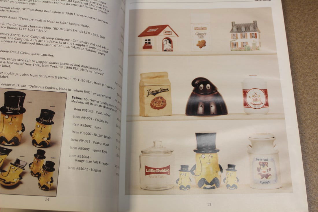 Book: Collector's Encyclopedia of Cookie Jars - 2
