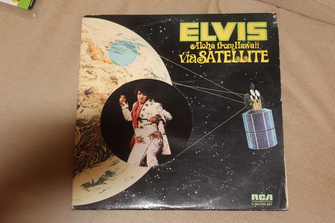 Elvis' Two Album Set (1 of 6)