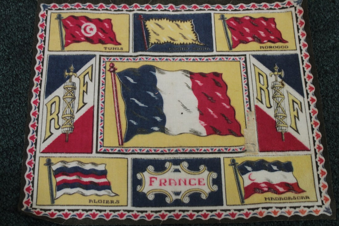 Vintage Tobacco Flag: 10 1/2" x 8 1/2" 