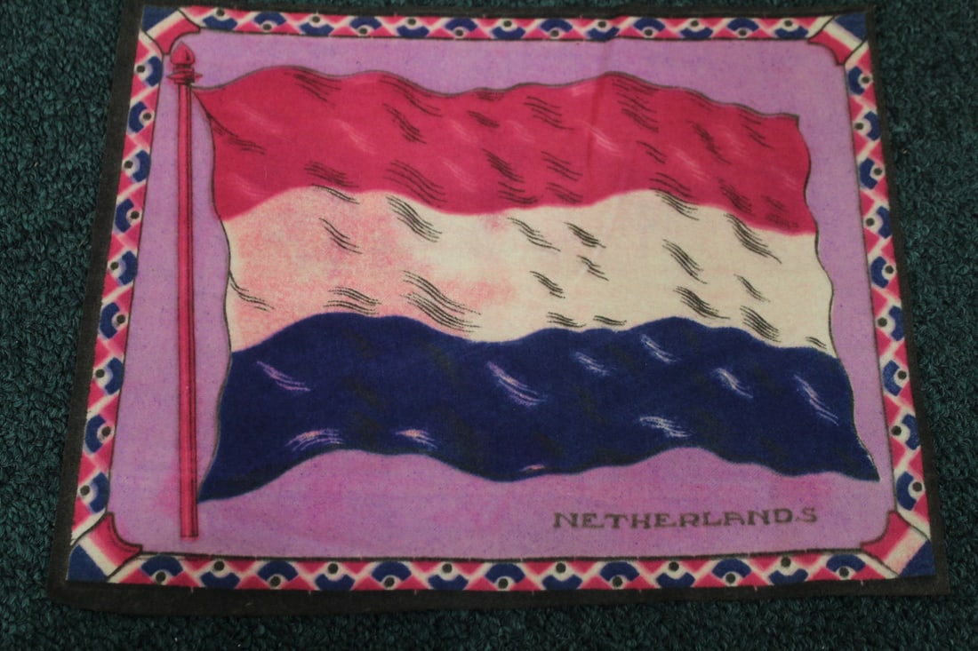 Vintage Tobacco Flag: 10 1/2" x 8 1/2" 