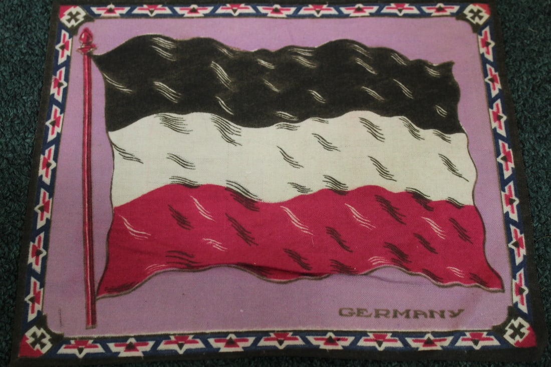 Vintage Tobacco Flag: 10 1/2" x 8 1/2" 