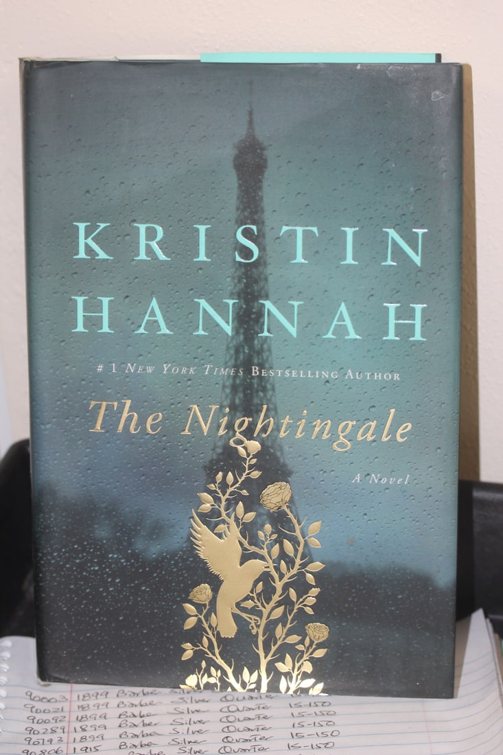 Hardcover Book: The Nightingale: by Kristin Hannah 