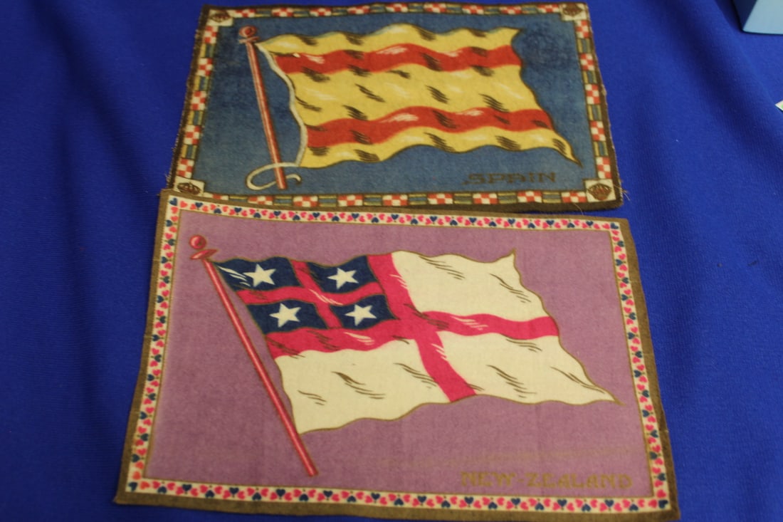 Lot of 2 Vintage Tobacco Flags (1 of 2)