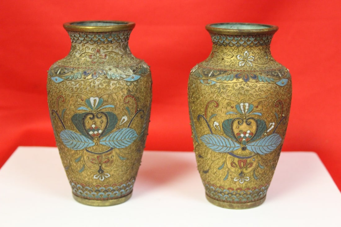 Pair of Antique Cloisonne Vase: 4 7/8" tall - most likely 19th century - chinese/asian - nicely done