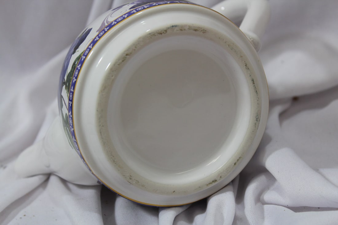 A Decorative Teapot - 7