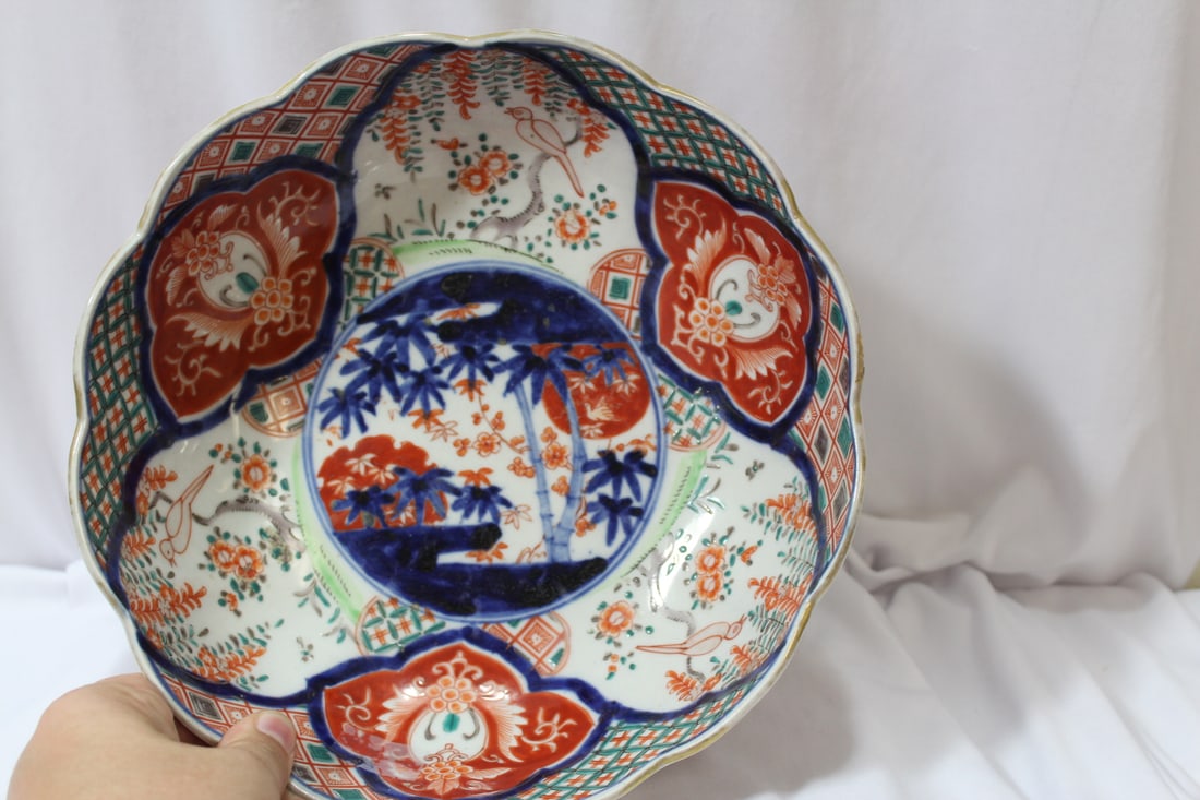 A Large Imari Bowl: 9 3/4" in diameter -19 th century