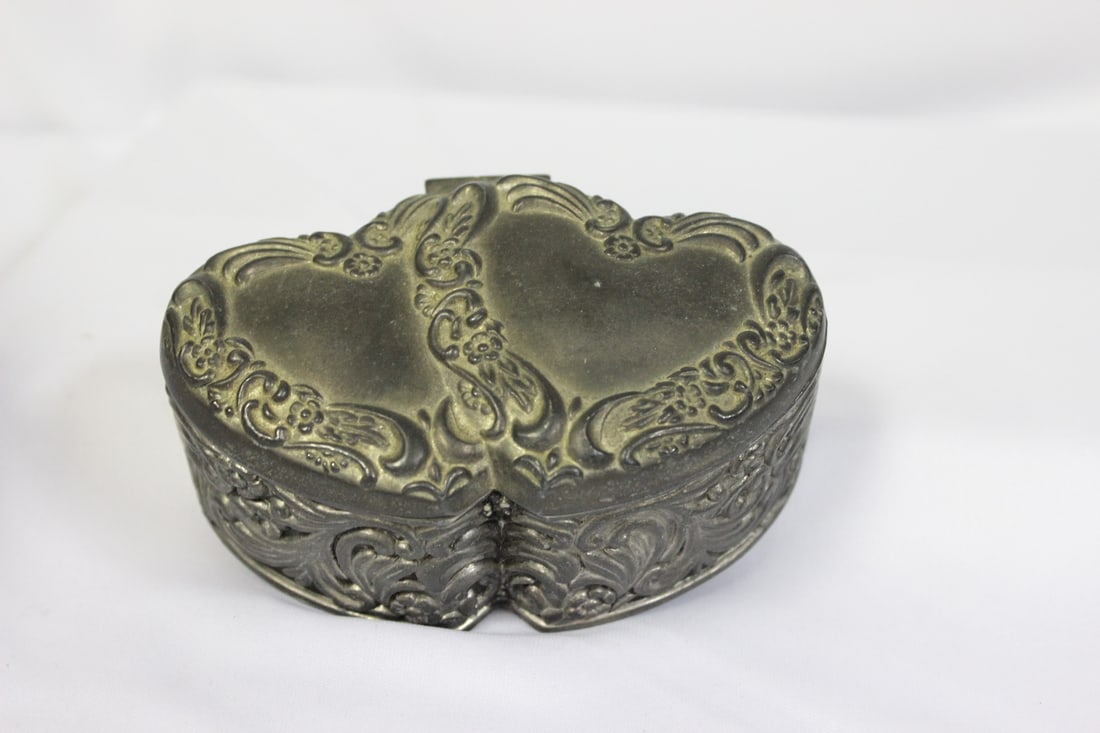A Silverplated Trinket Box - 4