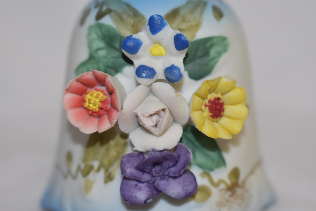 A Ceramic Bell with Clasp - 4