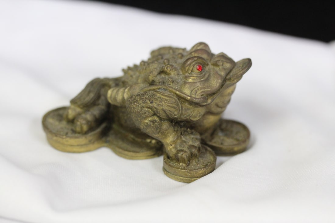 A Metal Chinese Frog: 2 3/4" long