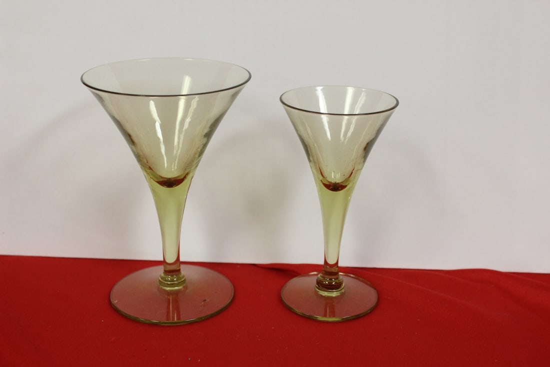 Lot of Two Glasses: Taller= 4 1/2"