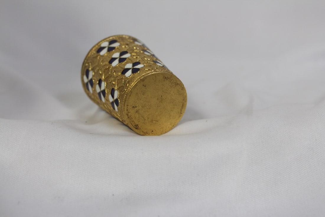 An Enamel Small Container - 3