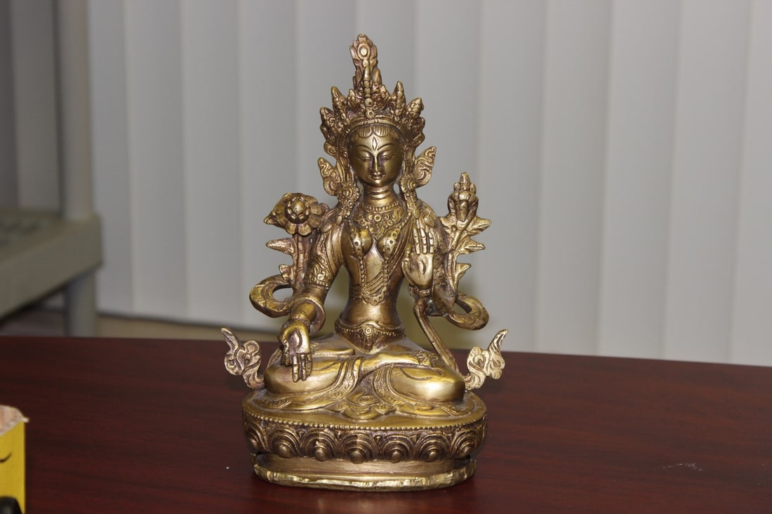 A Bronze/Brass Chinese Kwan Yin?: Possibly old - 9 1/4" in overall