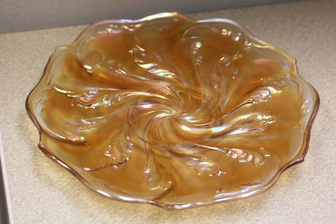 Carnival glass tray: 10 1/4" in diameter
