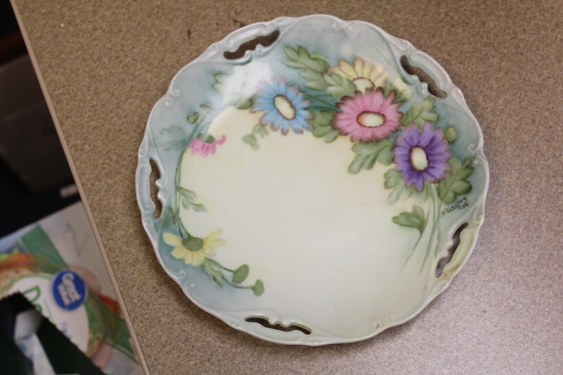 Artist Signed Reticulated Plate: hand painted - most likely 1940's to 1950's - 7 1/2" in diameter