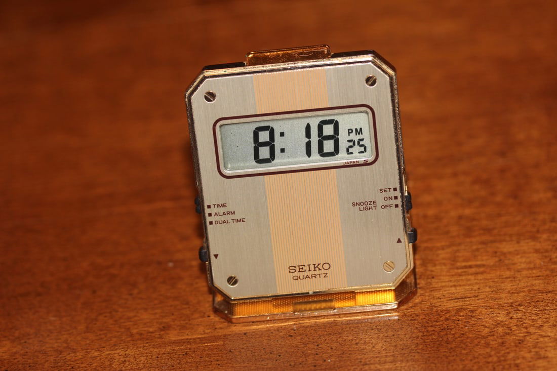 Seiko Quartz Table Alarm Clock: as shown