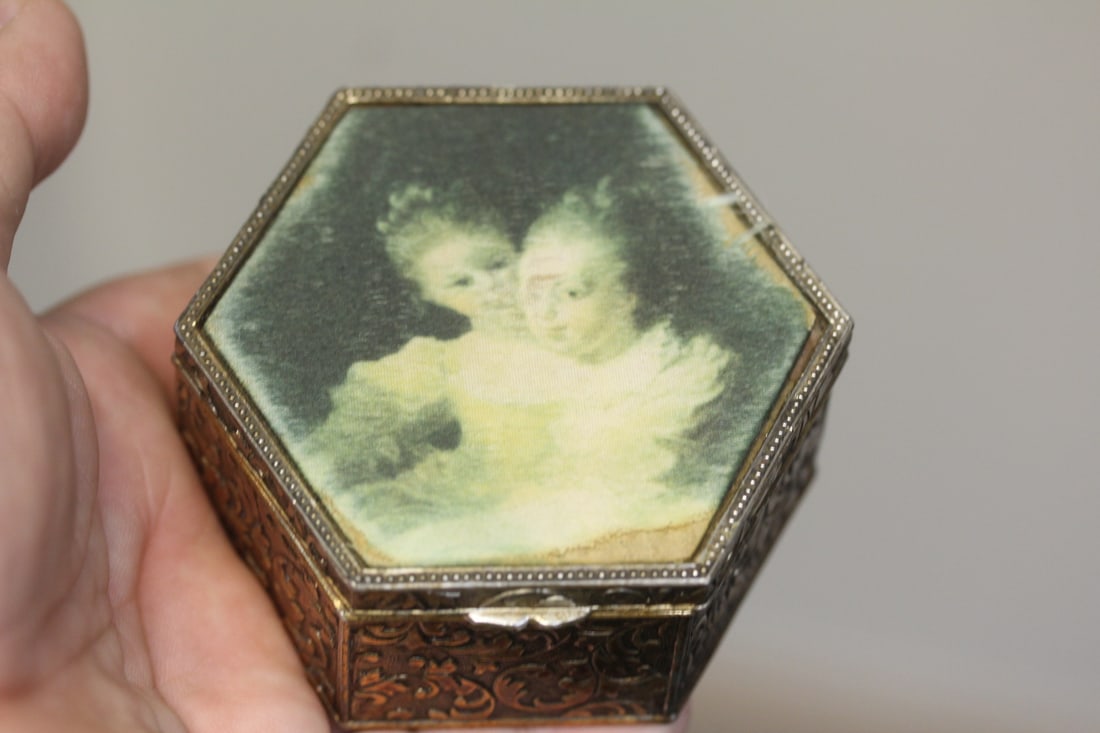 Metal Trinket Box: 3 1/4" in diameter - please note: worn