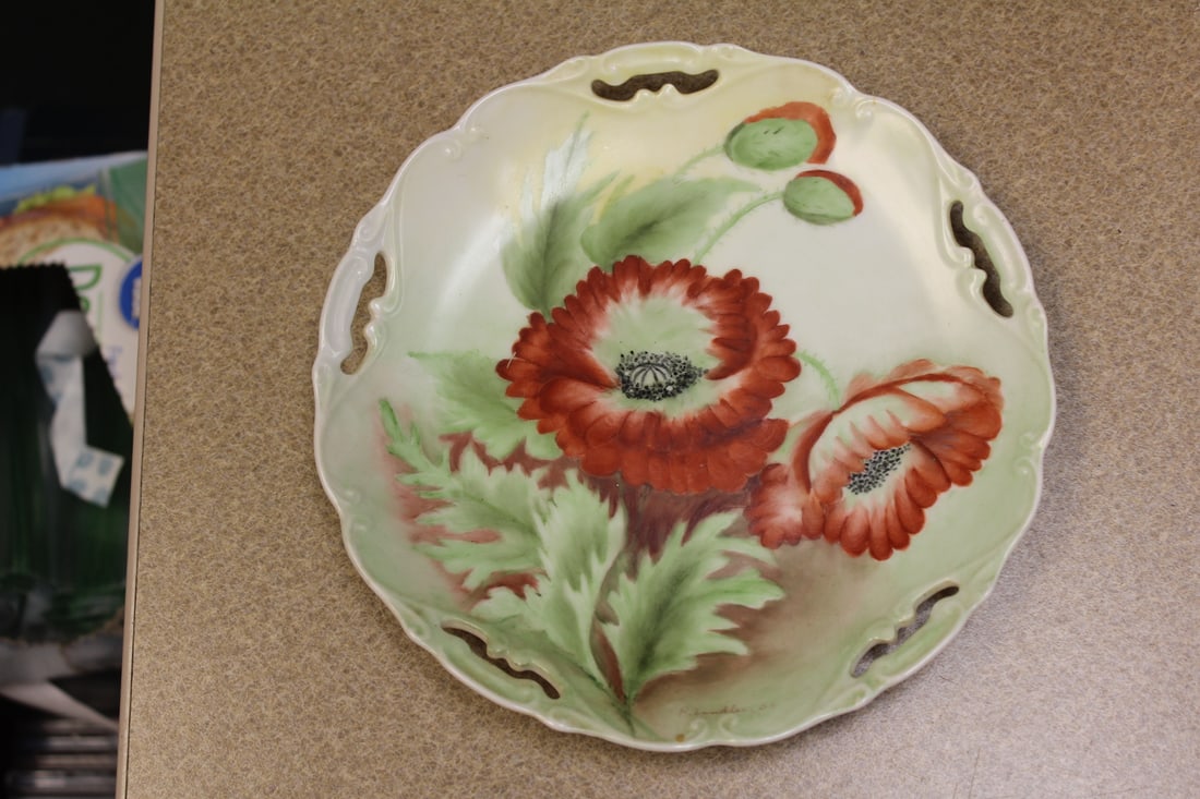 Artist Signed Reticulated Plate: hand painted - most likely 1940's to 1950's - 7 1/2" in diameter