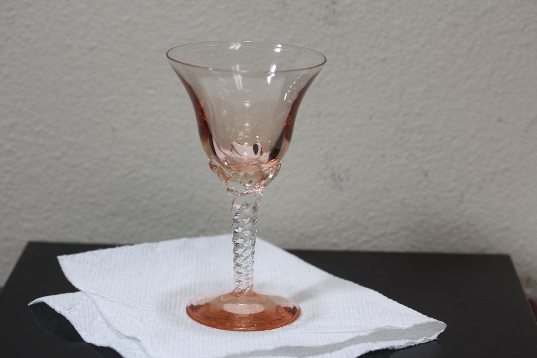 A Pink Artglass Goblet: 5" tall