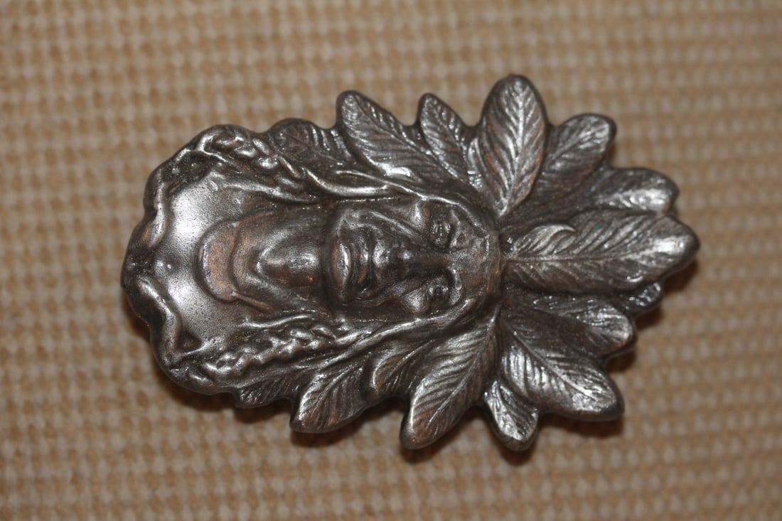 Indian Motif Belt Buckle: as shown on photos