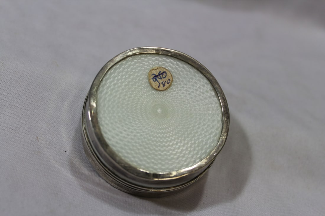 A Guilloche Compact - 3