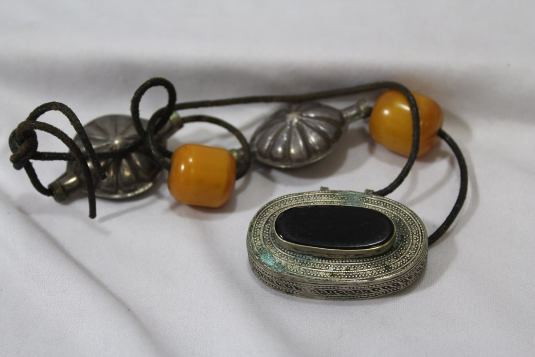 A Bakelite Bolo Tie?: 12 1/2" long