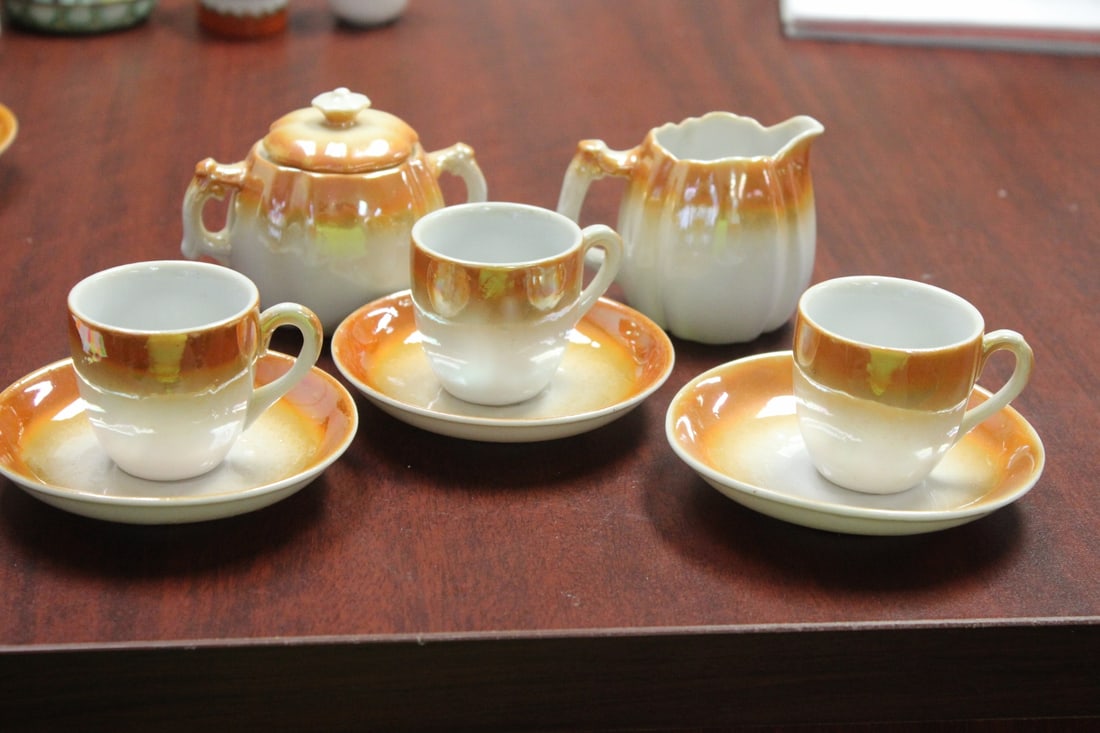 Lot of 8 Luster Tea Service: Sugar= 3 1/2" across