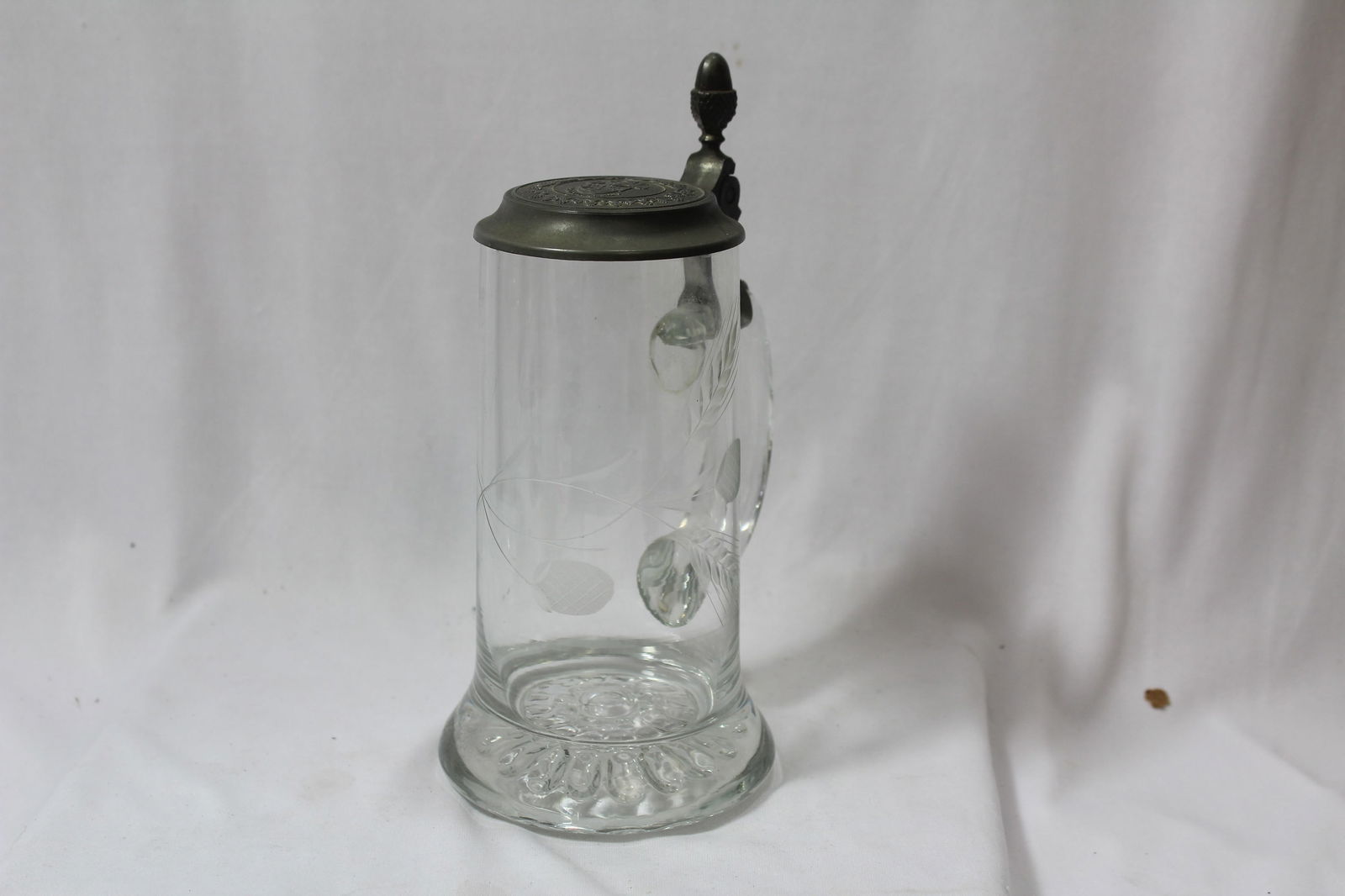 Beck's Etched Glass Stein: 8 1/2" tall