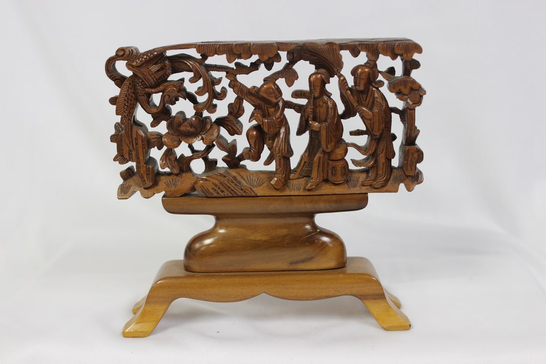 A Fine Carved Wood Table Panel: beautifully done - just 5 1/4" across