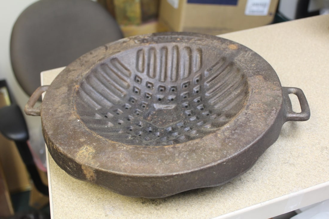 Vintage Chinese Dome Broiler: handle to handle= 13 1/2" across