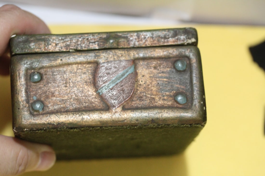 An Old Ceramic Box - 3