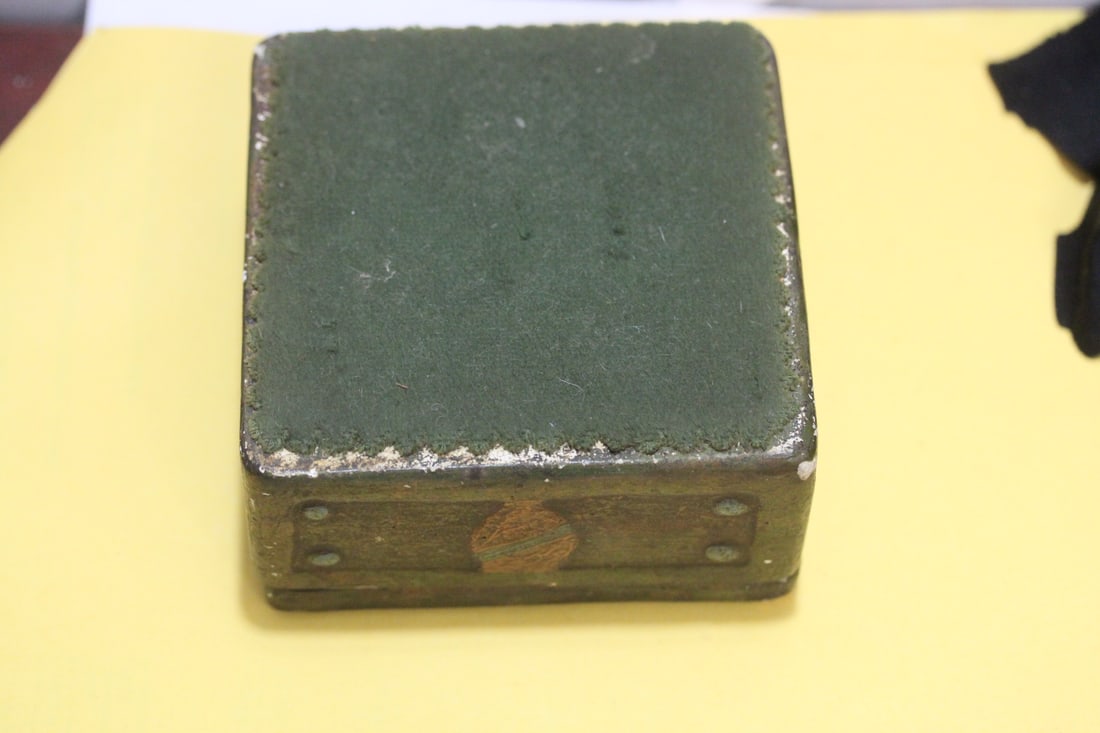 An Old Ceramic Box - 4