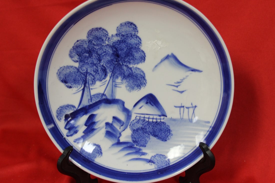 A Vintage Chinese Blue and White Plate: 7 1/4" in diameter