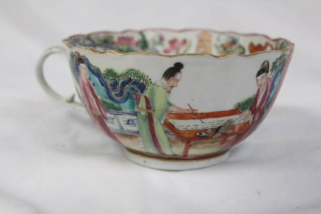 A Large Chinese Export Cup - 2