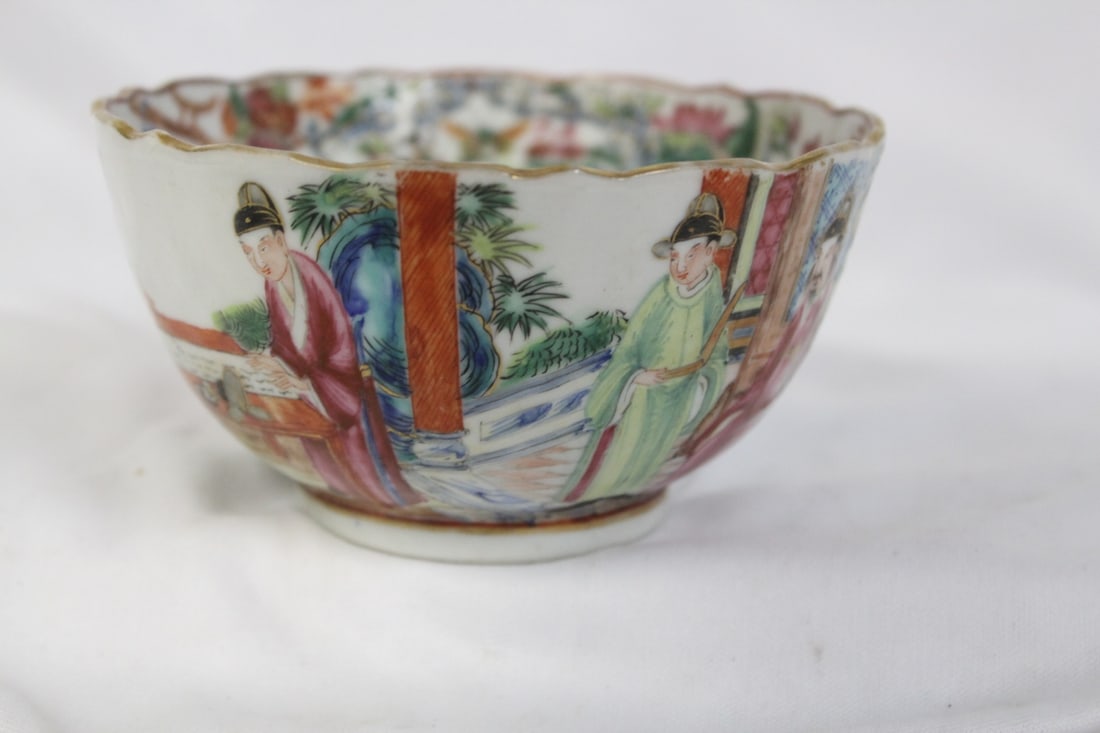 A Large Chinese Export Cup - 3