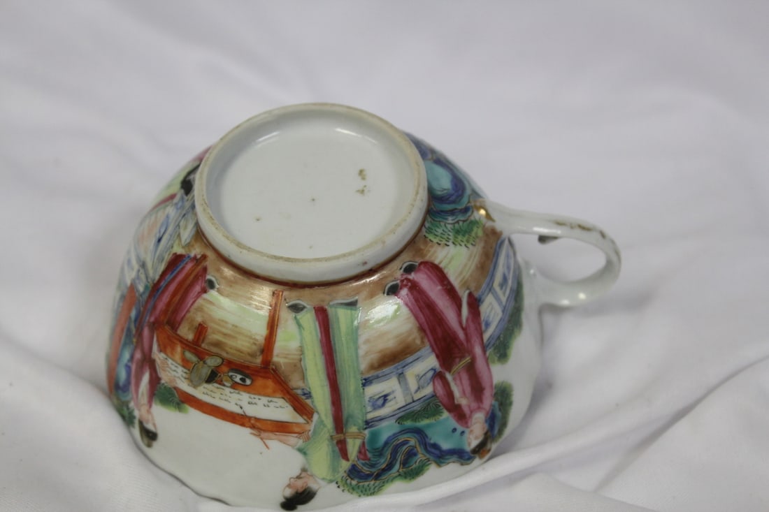 A Large Chinese Export Cup - 8